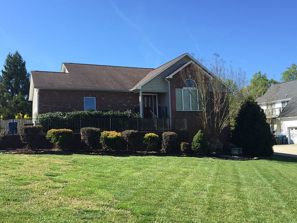 3,000 sf home in Archdale 