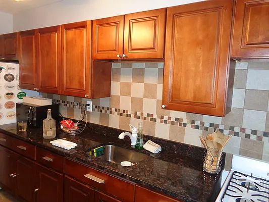 Rented by Zikos Realty Services | media 8