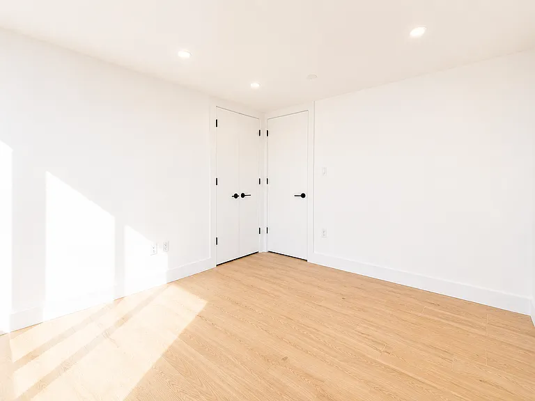 323 Hart St #1E — Photo 13
