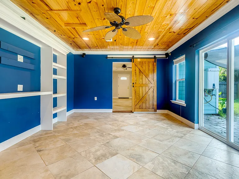308 Hollywood Blvd SE — Photo 16