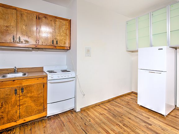 3rd image of 324 E 18th St #1B