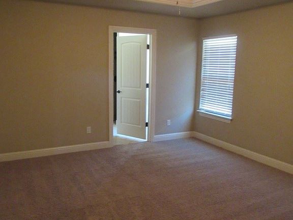 5th image of 2205 SW Edinburough Dr