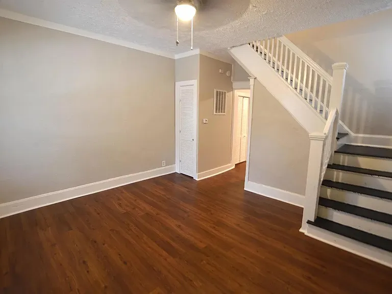 1529 Draper St — Photo 3