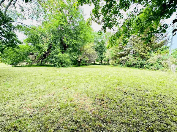 109 N Spring St, Wakarusa, IN 46573