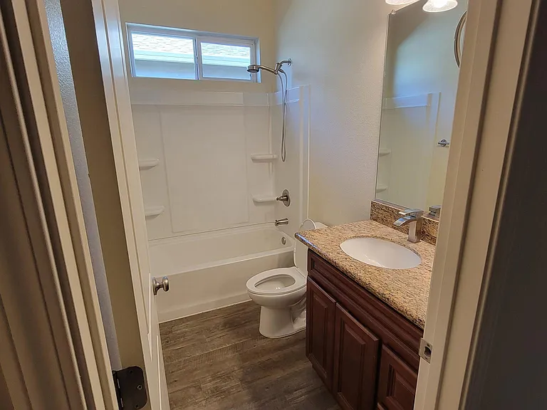 211 Danielson Ln — Photo 9