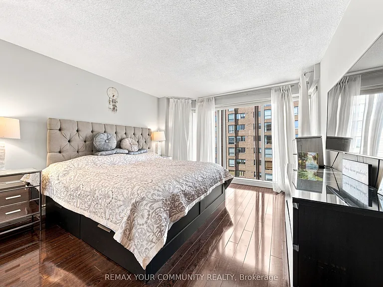 251 Queens Quay W #705 — Photo 30