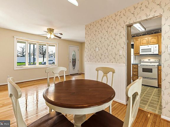 4th image of 37 Harmony Rd