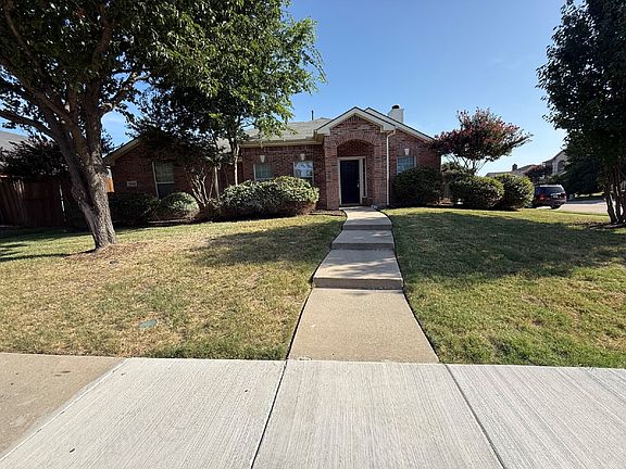 3rd image of 12462 Ridgetop Cir
