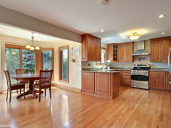 2nd image of 8623 W Park Ln