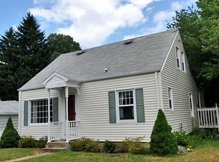 11 Angus St, Coventry, RI 02816