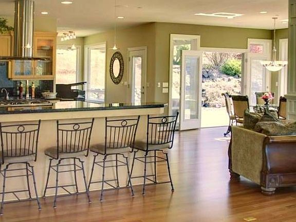 Greatroom w/French doors