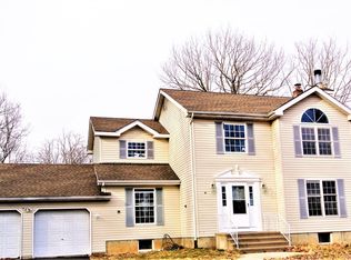 211 Dry Pond Dr, East Stroudsburg, PA