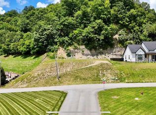 275 Winston Dr, Pikeville, KY 41501