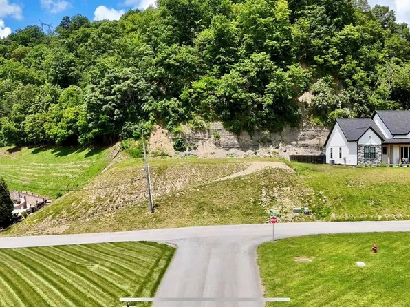 275 Winston Dr, Pikeville, KY 41501