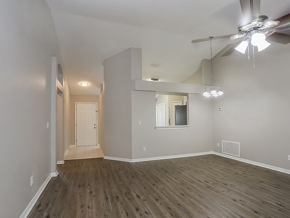 3rd image of 5910 Erhardt Dr