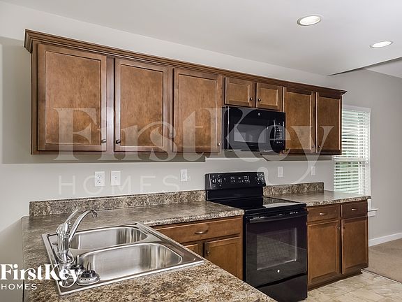 5th image of 563 Kincaid Cove Ln