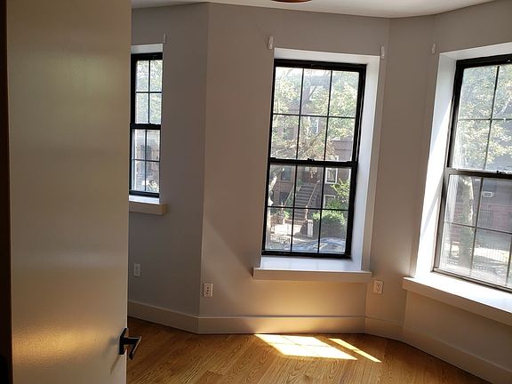 5th image of 279 Halsey St #2A