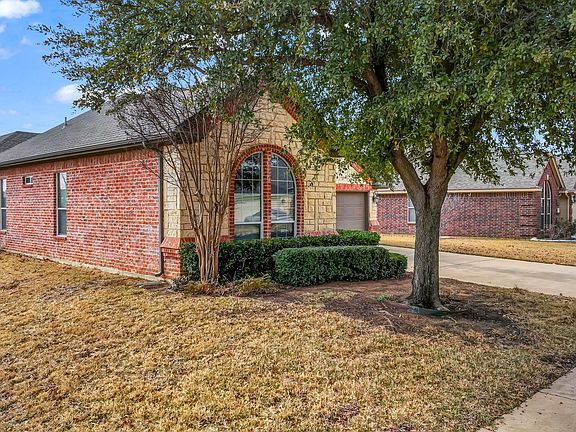 3rd image of 8228 Fall Crest Dr