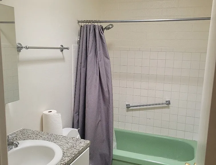 Parkview Manor Apartments — Photo 9