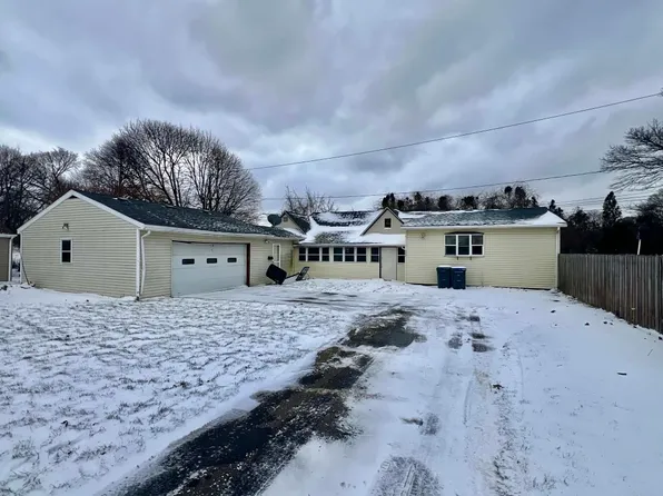 802 Oregon Ave, Erie, PA 16505