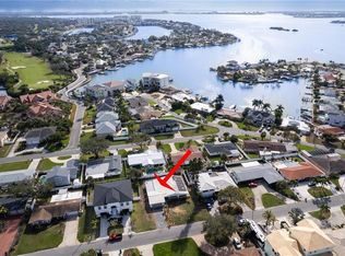6613 Blue Heron Dr S, Saint Petersburg, FL 33707