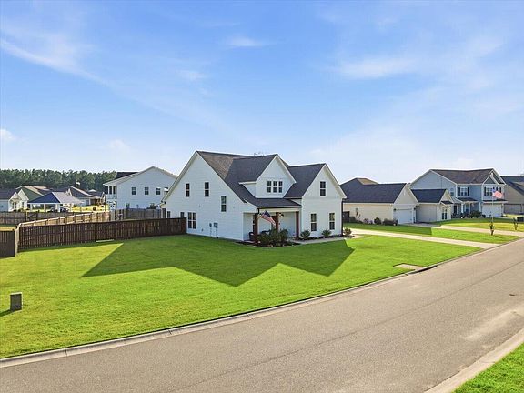 5th image of 105 Edisto Crossing Ct