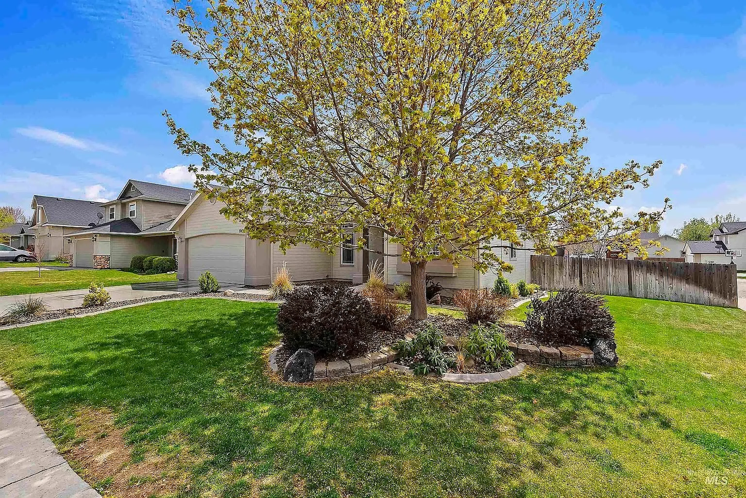 4 bed, 1435 sqft, $2,650 — Photo 2