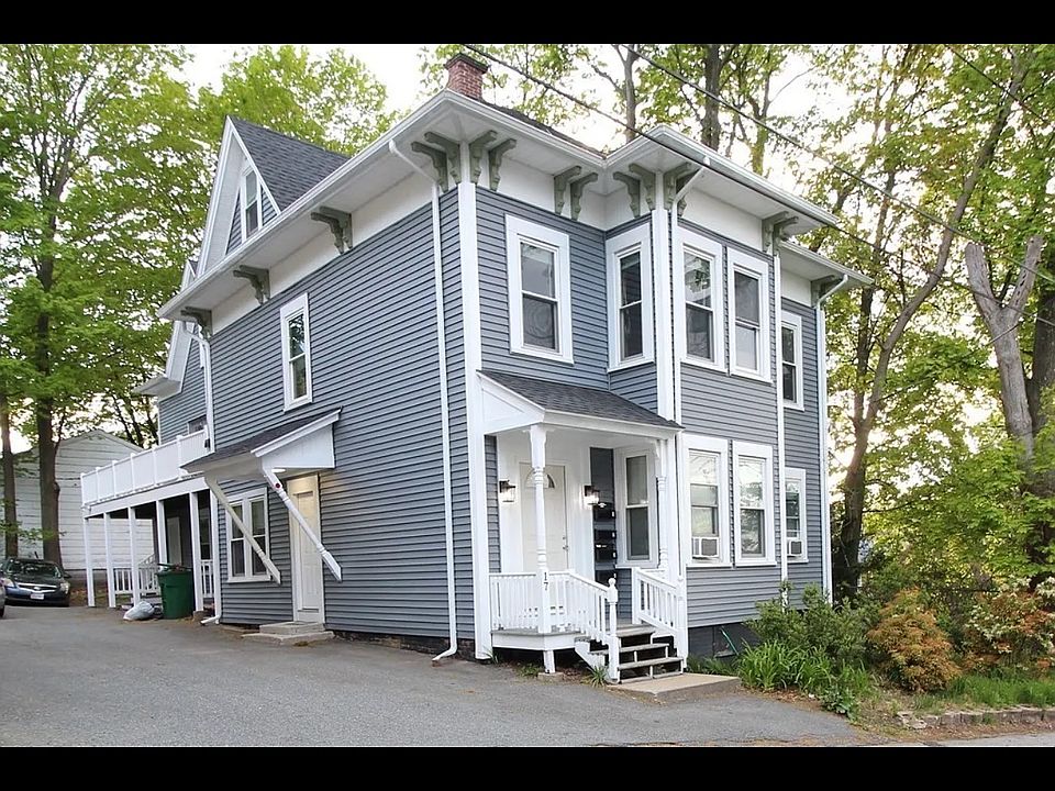 1st image of 17 Oak Ct APT 2