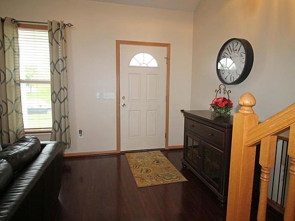 4th image of 370 Sycamore Creek St