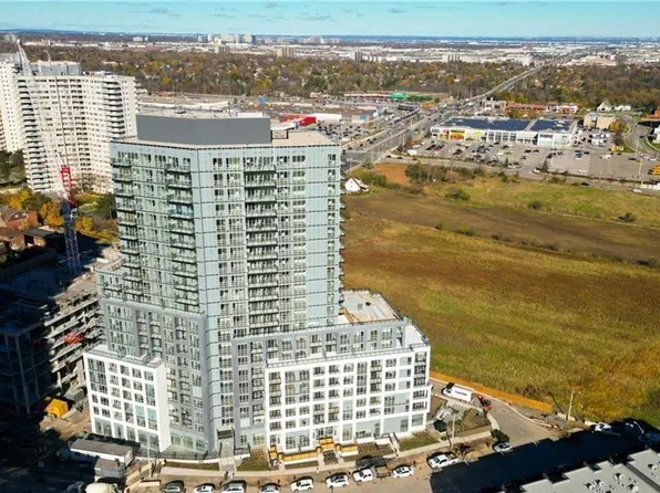 225 Malta Ave #421, Brampton, ON L6Y 4G6