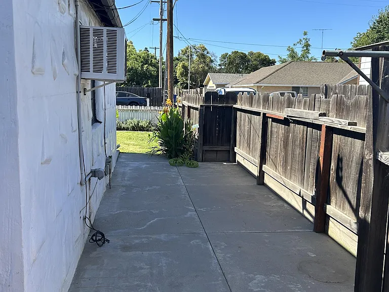 517 Dawn Dr — Photo 17
