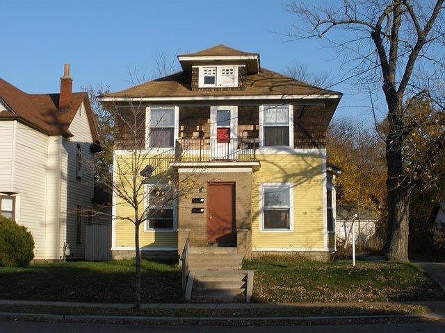 1st image of 944 Eastern Ave SE