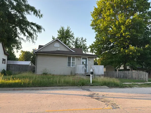 1407 E Main St, Clinton, IL 61727