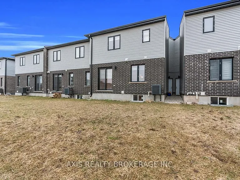 2978 Turner Cres — Photo 41
