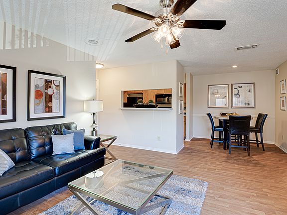 3rd image of 2411 S Interstate Highway 35 E APT 1617