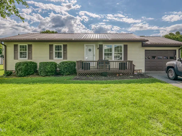 330 Collins Dr, Mountain City, TN 37683