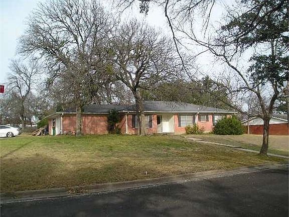 2nd image of 1210 Live Oak Dr