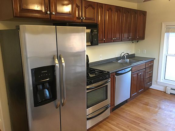 2nd image of 20 Highland Pl