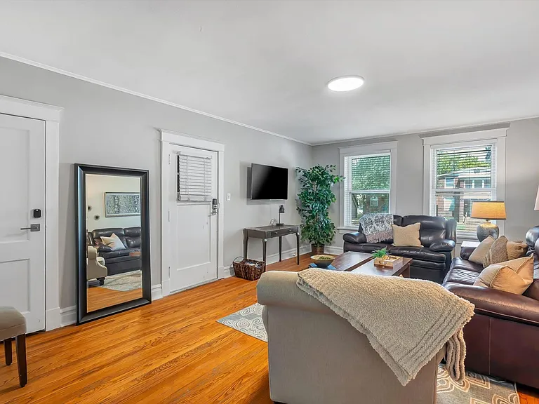 1309 McCausland Ave #3S — Photo 2