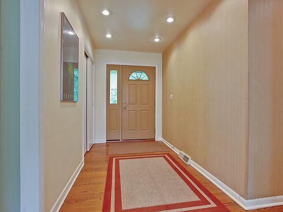 3rd image of 3550 Krenn Ave