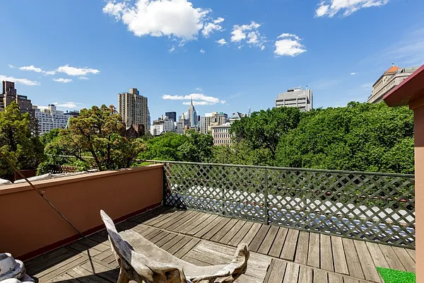 Rented by Nomad Property Group, LLC | media 16