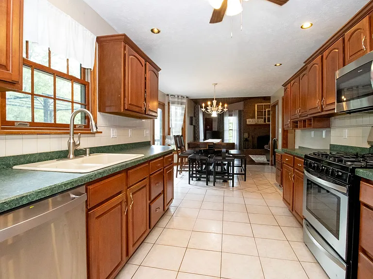 9990 Fraze Rd — Photo 10