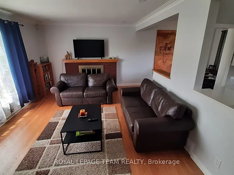 1015 Pinecrest Rd #UPSTRS — Photo 8