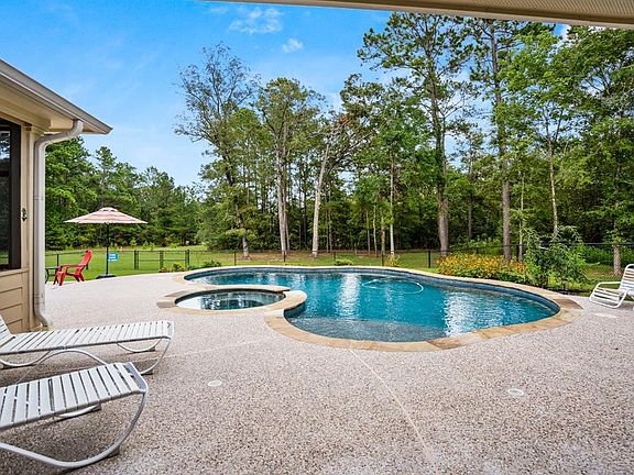 5th image of 62 Tanglewood Dr