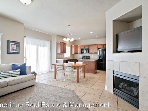 3rd image of 2568 N Elm Dr