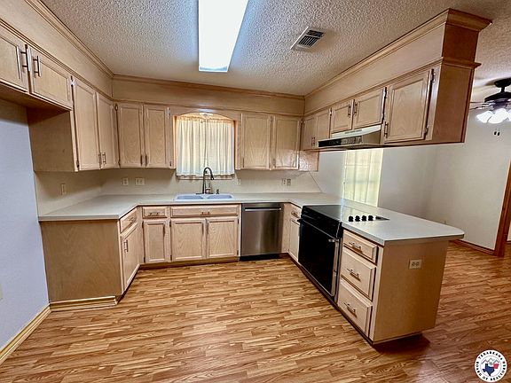 3rd image of 3119 Clear Creek Dr