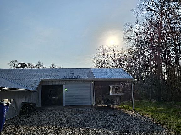 5th image of 664 Myers Dr
