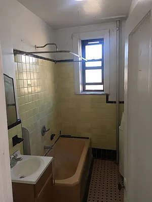 Rented by Metroline Realty | media 29