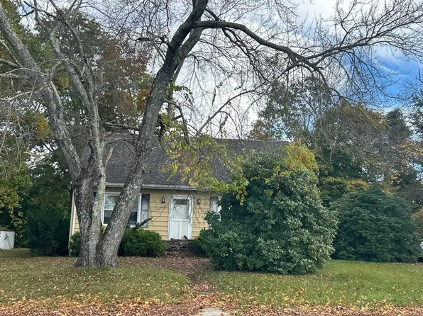 16 Claudia Ave, Brooklyn, CT 06234
