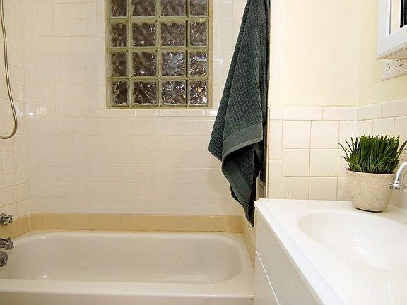 3rd image of 4141 Jerome Ave